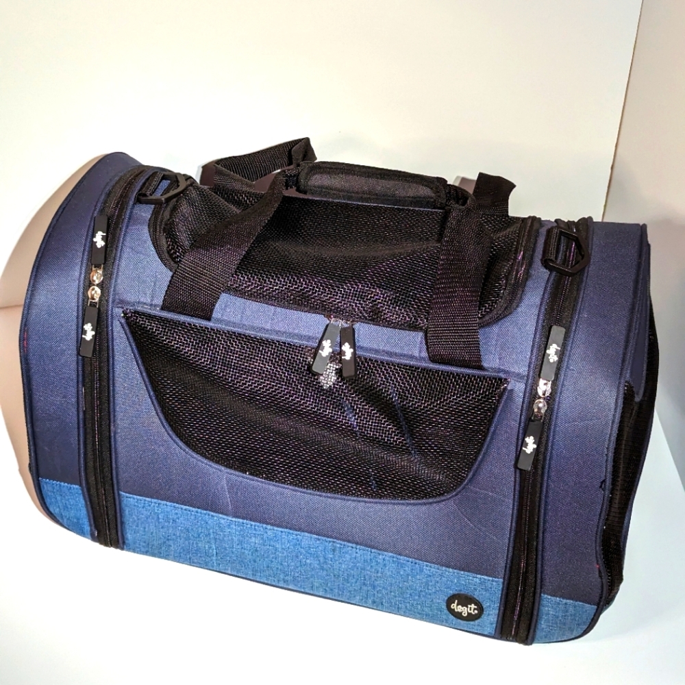 Pet carrier